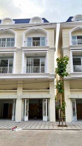 🏠ផ្ទះអាជីវកម្មលក់សល់ដីចំហៀង ផ្លូវ6A បុរី ប្លូដាយមិន(Blue Diamond)