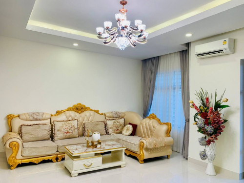 🏠វីឡាភ្លោះBសម្រាប់ជួល​​ នៅបុរីប៉េងហួតដឹស្តាមេរាហ្គាដិន 50m