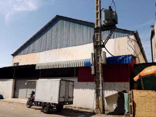 ឃ្លាំងជួល នៅសែនសុខ/ Warehouse for rent at Sen Sok