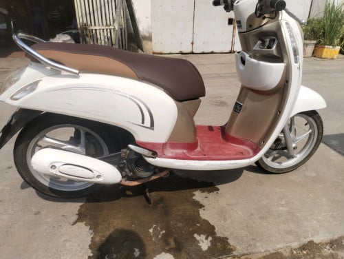 013 ក្រុមហ៊ុន