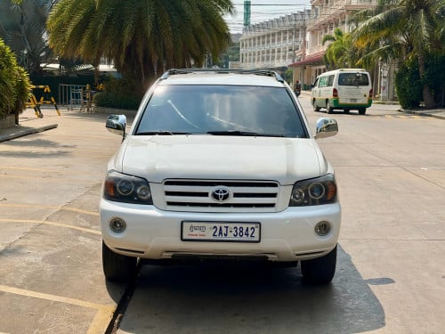 2005 V4 ម៉ាស៊ីន4 ប៉ុង1 ក្នុងលឿង