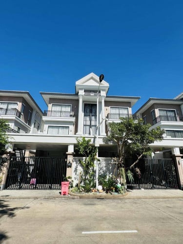 350000$ វីឡា ភ្លោះ ប៉េងហួត បឹងស្នោ លក់