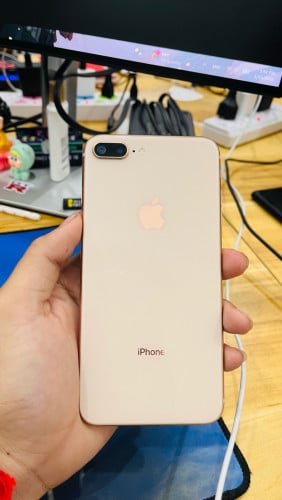 8Plus អេក្រង់ថ្មី តួរថ្មី ខូចcameraក្រោយ 50$ ចរចា