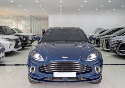 Aston Martin DBX 2021