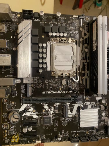 Asus B760M + Ram XPG 32G 3200hz 210$