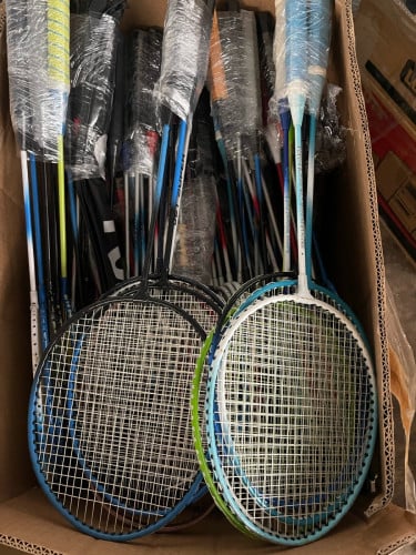 badminton racket5pcs = 20$