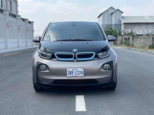 BMW I3 បង់រំលោះសុទ្ធ​ 100%