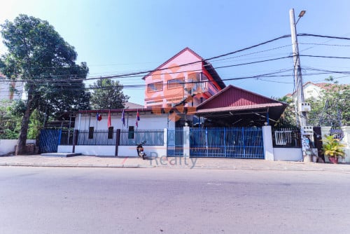 Building for Rent in Siem Reap City, on Main road in Sala Kamreuk