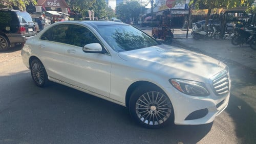 C300 2015 ឡានក្រដាស់ពន្ធទឹកថ្នាំសុីនមួយជុំ