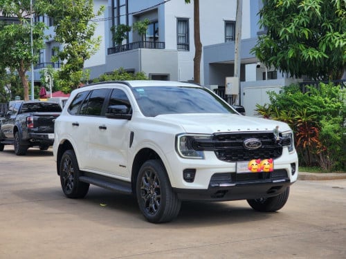 Ford Everest Sport 2023 ថ្មីខ្លាំងមួយគ្រឿងនេះធានាជូន