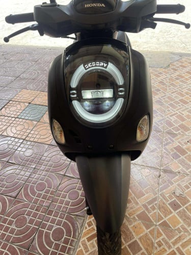 Honda Scoopy 025ម៉ូតូស្អាតមានកាតគ្រីត្រឹមត្រូវលក់2300$