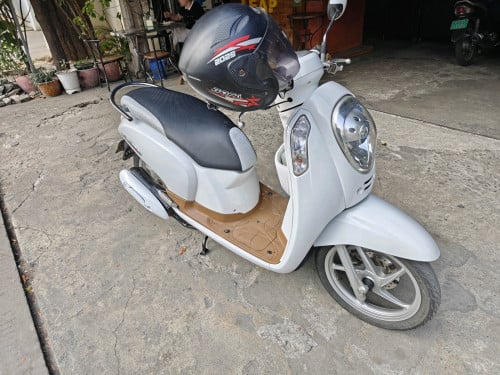Honda Scoopy 2015