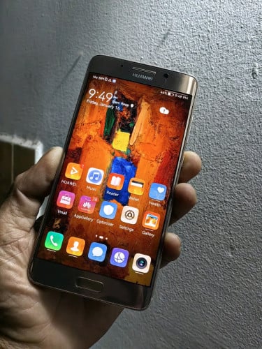 Huawei mate 9pro 4g 64g អេក្រង់សុីន តែបែកប្រេីបានអត់ឆ្លងអត់កាំង អុចខ្មៅមួយ នៅដំណេីរការល្អ ថ្មកាន់