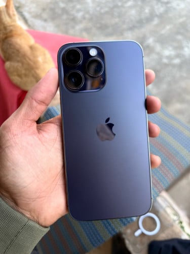 Iphone 14 poc max 256G មានស្កេន អេក្រង់សុិនដានតិចៗ ប្រើបានតែwifi