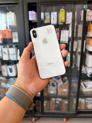 iPhone X 64g បែកកញ្ចក់ ប្រេីបានធម្មតា​ លអទាំងអស់​ ធានាសំនុំហ្សុីនមួយជុំ