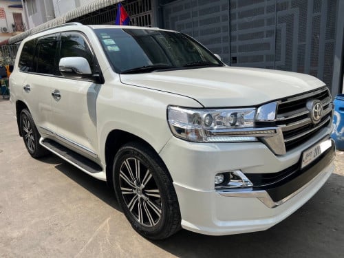 Land cruiser 08 up 2021 ឡានស្អាតអត់បុកប៉ះ 34955$