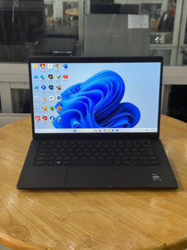 Latitude 7330 ជំនាន់ទី1245U (12cpu)