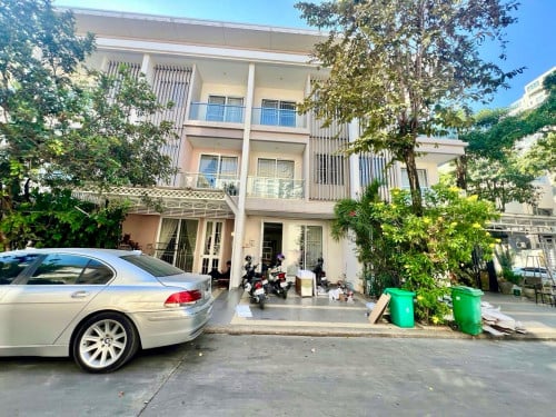 LB for rent at Borey Chip Mong Sen Sok near Aeon2