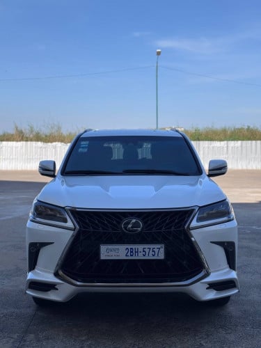 Lexus 570 KURO BlackEditon 2019 ម្ចាស់ដើមទិញខ្លាញ់គោ