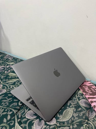 MacBook Air M1