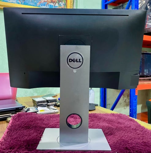 Monitor Dell 22 inch ឆ្នាំ 2017 = 45$