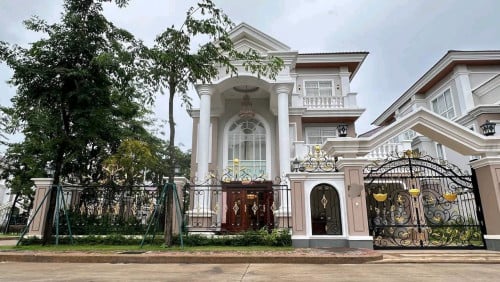 Prince Villa For Sale / Borey Peng Huoth Bueng Snor