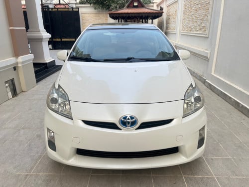 Prius 2010 white option3 ដំបូល​ sola