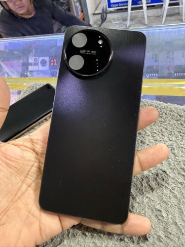 Realme 11 Ram8G Memory256G ក្រុមហ៊ុនសុីមពីរ មានឆ្នាំងសាក