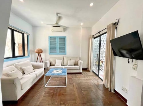 RENOVATED THREE BEDROOM FOR RENT-DAUN PENH 🍀