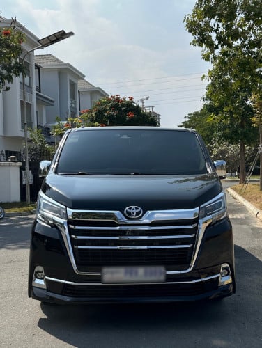 Toyota Granvia 2022 Premium 9 seat