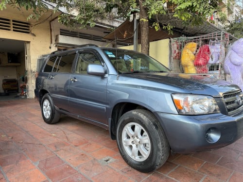 Toyota Highlander 2004 V4 កៅអី3ជួរ ក្នុងលឿង ពណ៏គយ