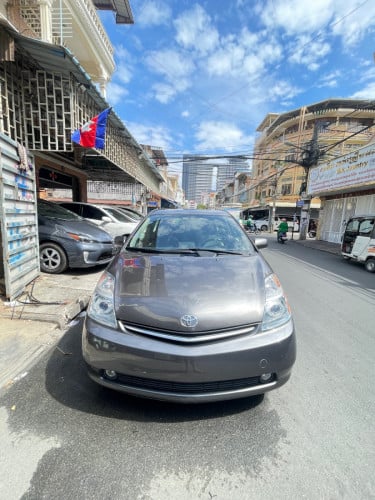 Toyota prius 2009 full no map touring edition new tax paper