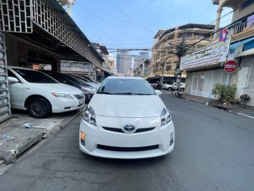 Toyota Prius 2010 option4 yellow interior new tax paper