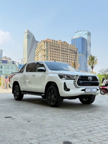 Toyota Revo V-Edition 2025 មួយទឹកក្រុមហ៊ុន