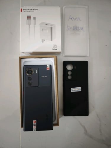 ZTE Axon 50 Ultra 12/256 Curved Screen