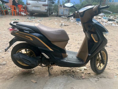 ម៉ូតូលក់ មានពន្ធត្រឹមត្រូវ