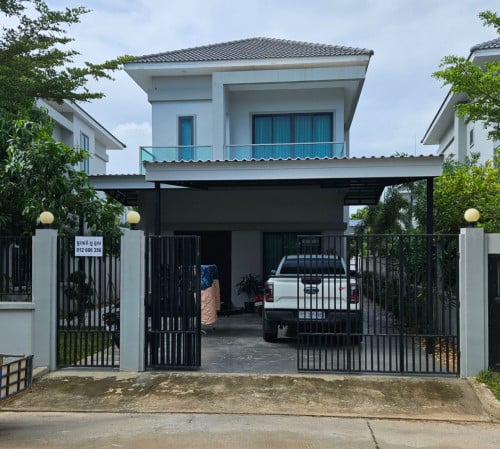 ផ្ទះវីឡាទោល​ លក់បន្ទាន់