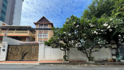 ផ្ទះវីឡាសម្រាប់ជួល 15បន្ទប់ នៅបឹងកេងកង១