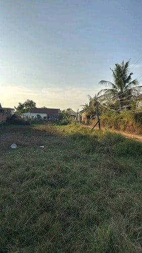 ដីលក់ ភូមិថ្មី