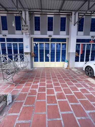 ផ្ទះលក់ក្រោមទីផ្សារ(លឹម ឈាងហាក់វាលស្បូវ)