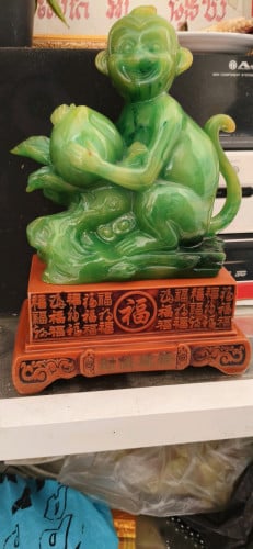 លក់ចម្លាក់ស្វាសាងពីថ្មសុទ្ធ