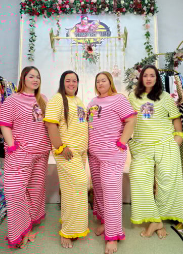 ឈុត​យឺតថែ​មខ្សែរចងសក់