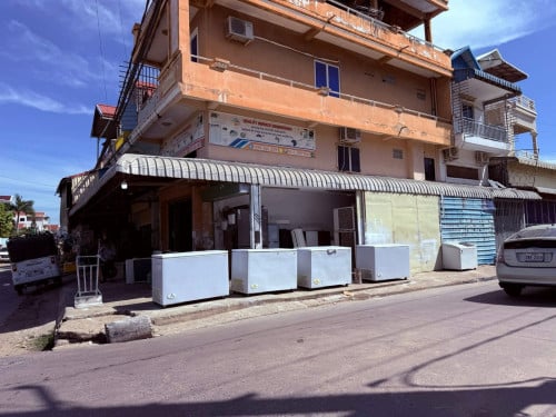 ត្រូវការកូនជាងនិងជាងម៉ាស៊ីនត្រជាក់