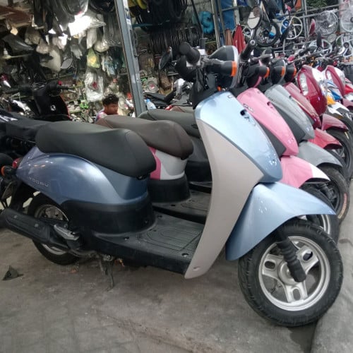 ហាង លឹមហ៑ួរ មានសេវ៉ាបង់រំលួសវៃដូរ ទិញដាច់ ទាំងម៉ូតូថ្មី១តឹក