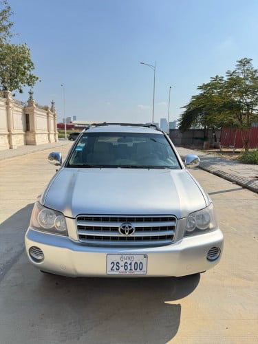 ️4ម៉ាសុីនប៉ុង1ពណ៍ទឹកប្រាក់ឆ្នាំ2001លំដាប់មេឡានលក់ក្នុងតម្លៃ13800$ចរចារធានាមកមើលមិនខកជើងទេ