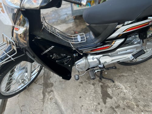 ម៉ូតូលក់990$