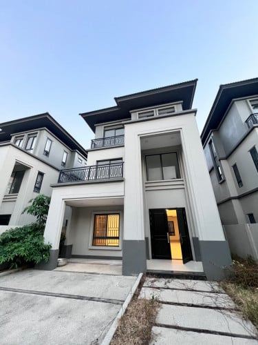 វីឡាឃ្វី BII CHIPMONG GRAND