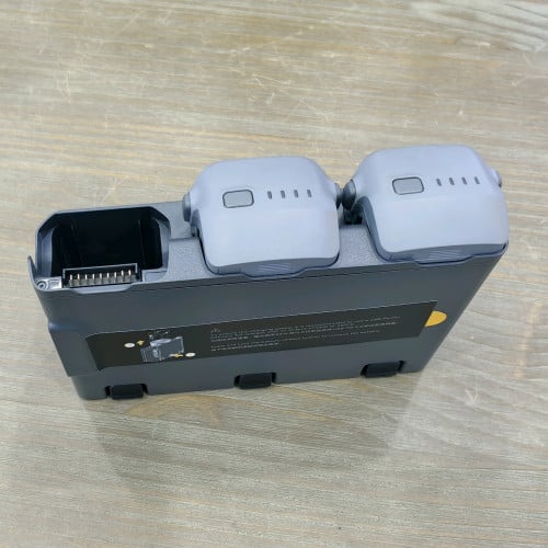 ថ្ម​ + ឆ្នាំងសាក DJI AIR 3S ថ្មី