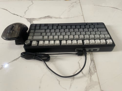 មានលក់ keyboard and mouse ស្អាតៗ១ឈុតតម្លៃ២៨$តែប៉ុណ្ណោះ