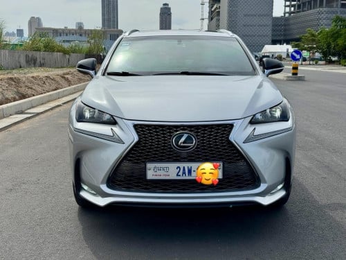 ស្តុកថ្មី Lexus NX 200t 2015 F-sport ប៉ូតុង5 ពណ៍ទឹកប្រាក់ ក្នុងខ្មៅ❇️ ហ្សុីនមួយជុំ មហាសែនថ្មី🥰